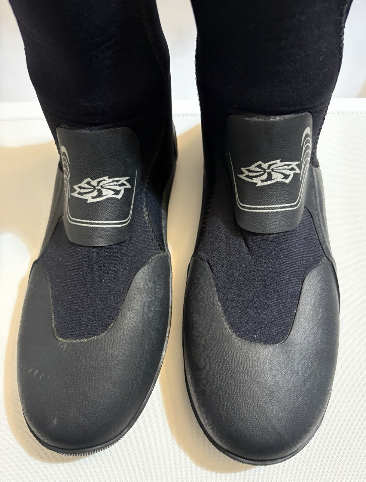 Hyperflex Access 5mm Surf Dive Shoe Feet Booties Round Toe Neoprene Size 7 Used