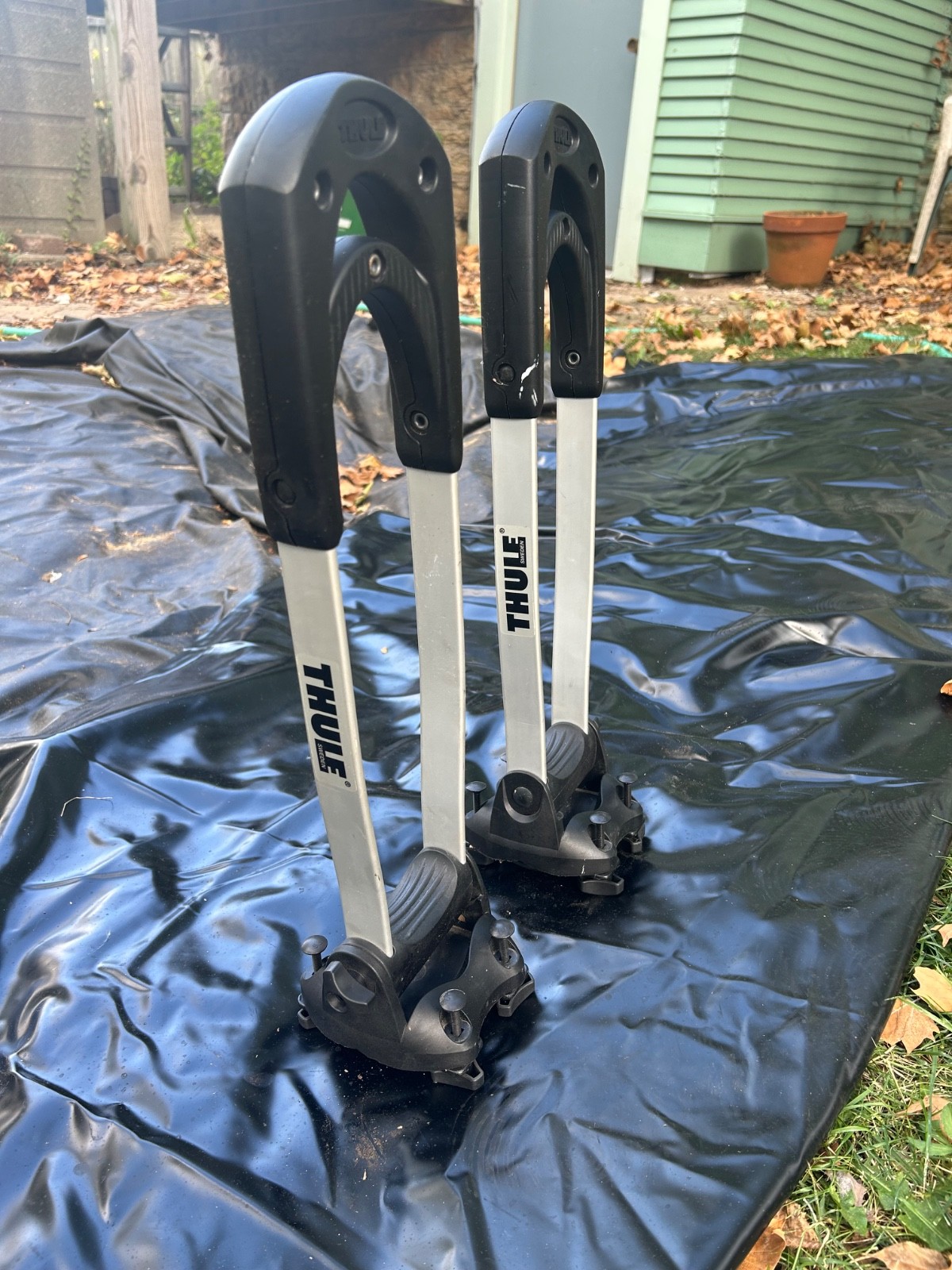 2 Thule The Stacker 830 Rooftop Vertical Kayak Carrier- No Straps