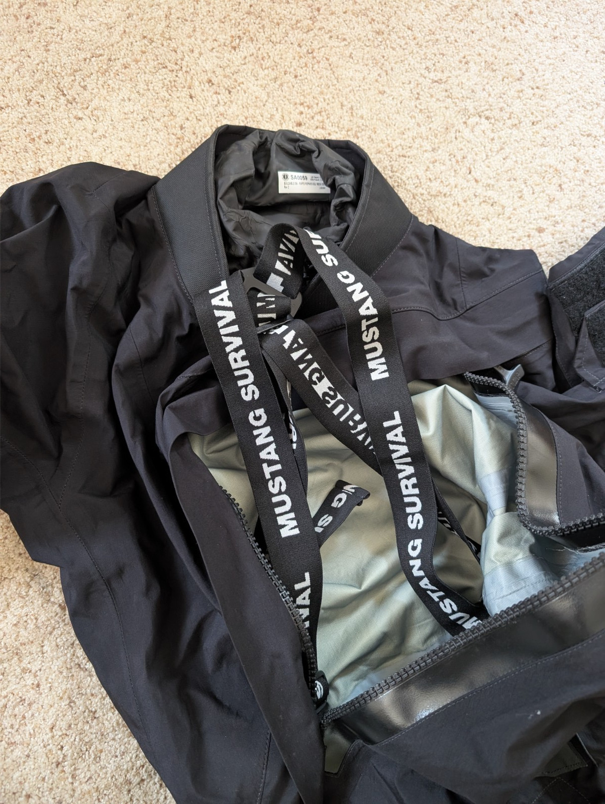 Mustang Survival Sentinel Tactical Dry Suit sz. SMALL Regular