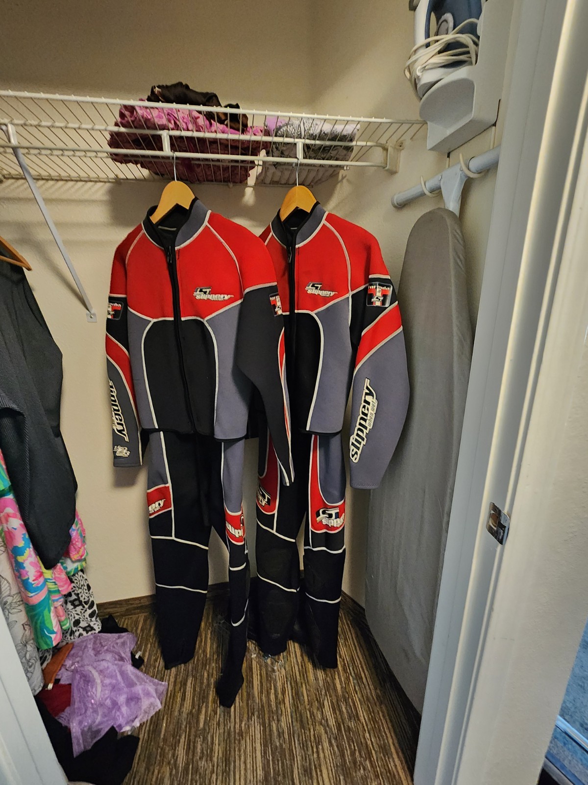 Lot of (2) Vtg Slippery When Wet 2-pc WETSUIT~Formula 2 ~ 1 Large 1 Extra Large