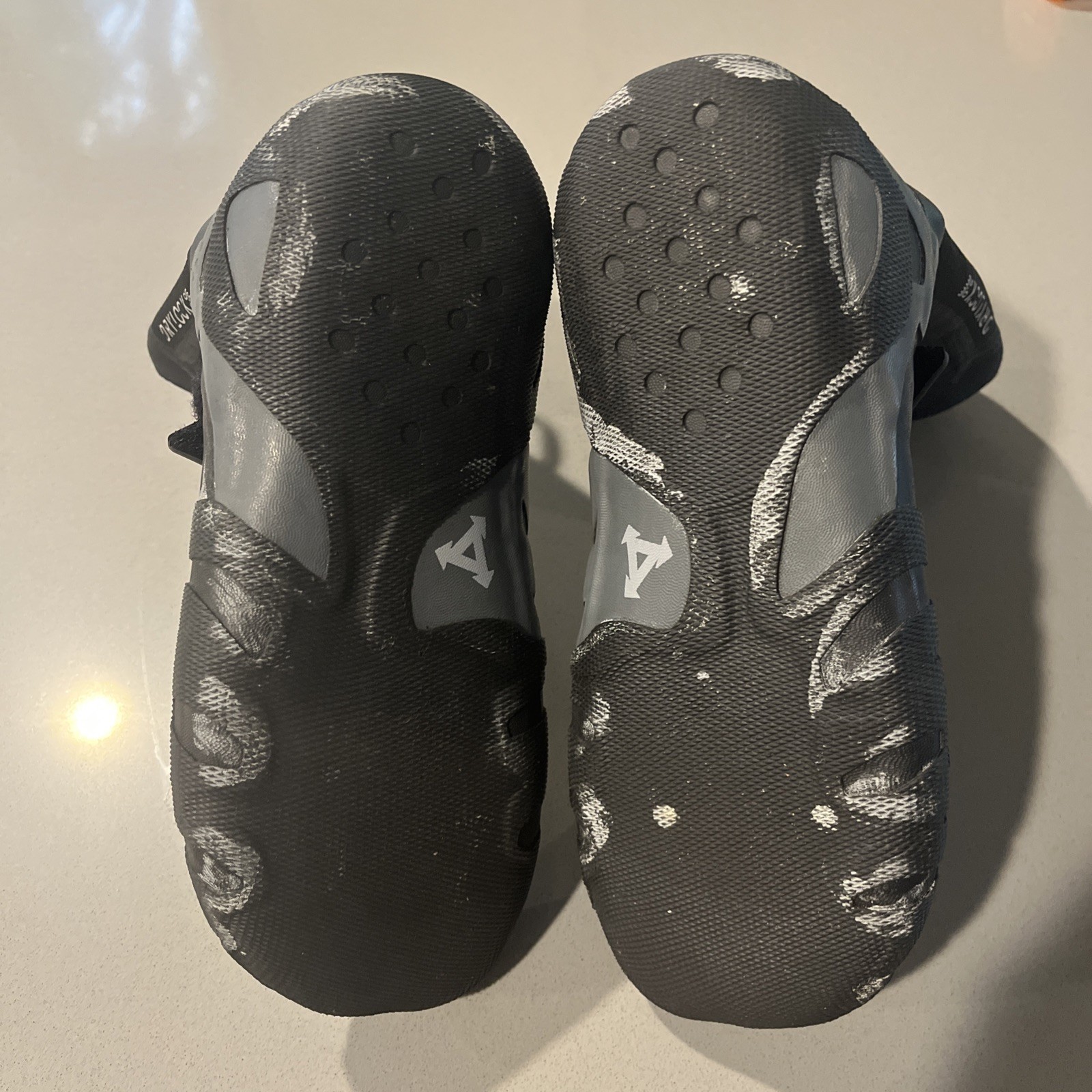 Xcel 5mm Drylock Surf Booties Celliant Black Men’s Size 8 (10 Inches)