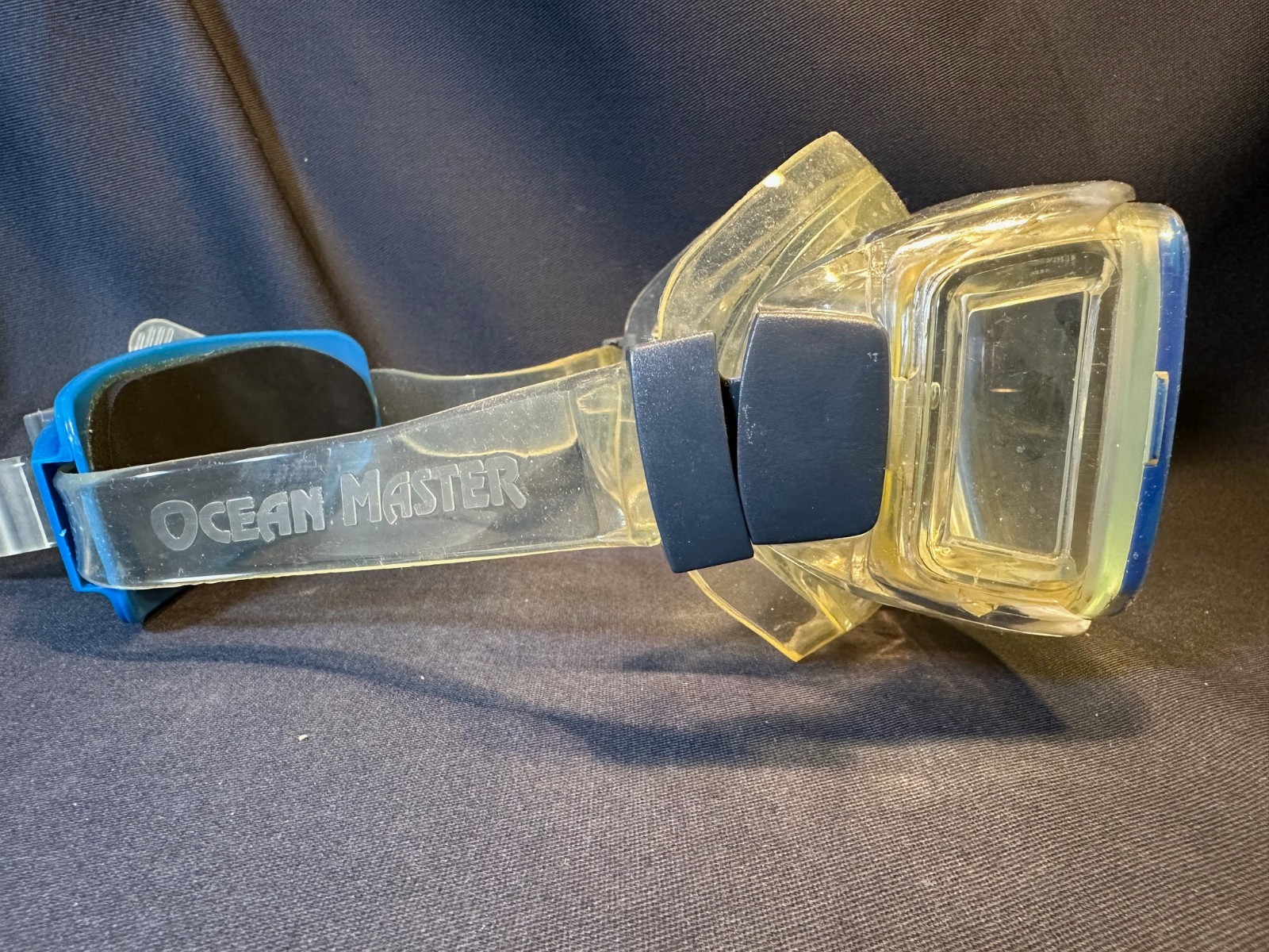 Ocean Masters Q Strap Purge Valve Tempered Glass Diving Mask Goggles with Case