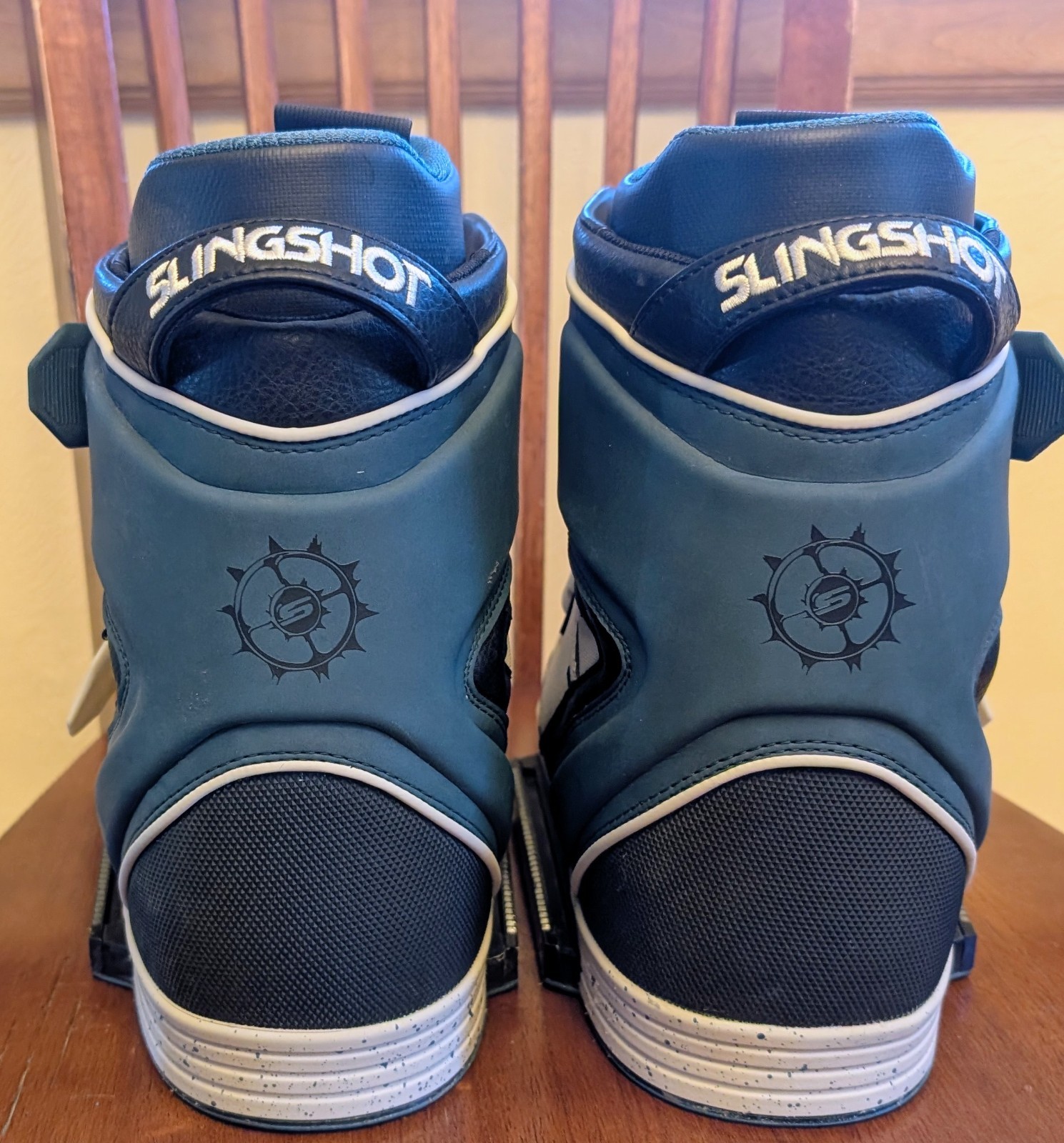2022 Slingshot KTV Wakeboard Binding Size 11