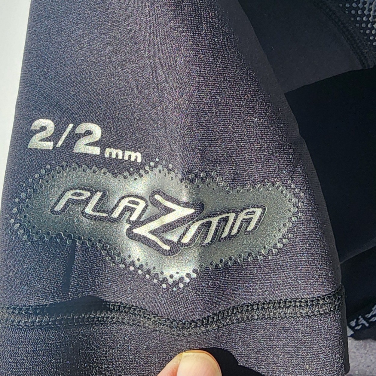 Bare Plazma 2/2mm Shorty Wetsuit Mens Medium Black Silver Surfing Diving Snorkel