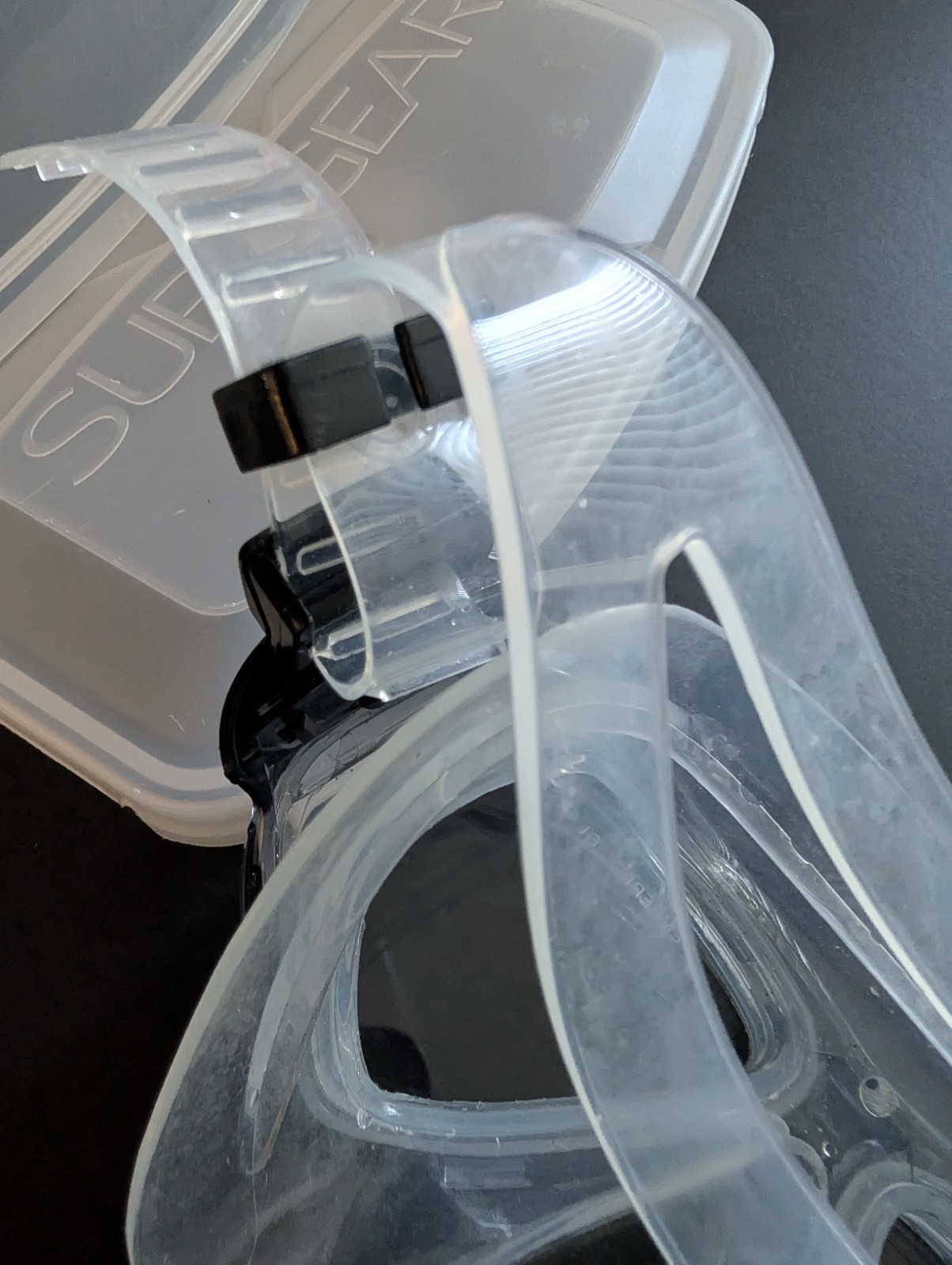 Cressi Sub Scuba Diving Mask, Tempered Glass Clear Silicone w/ Case Adjustable