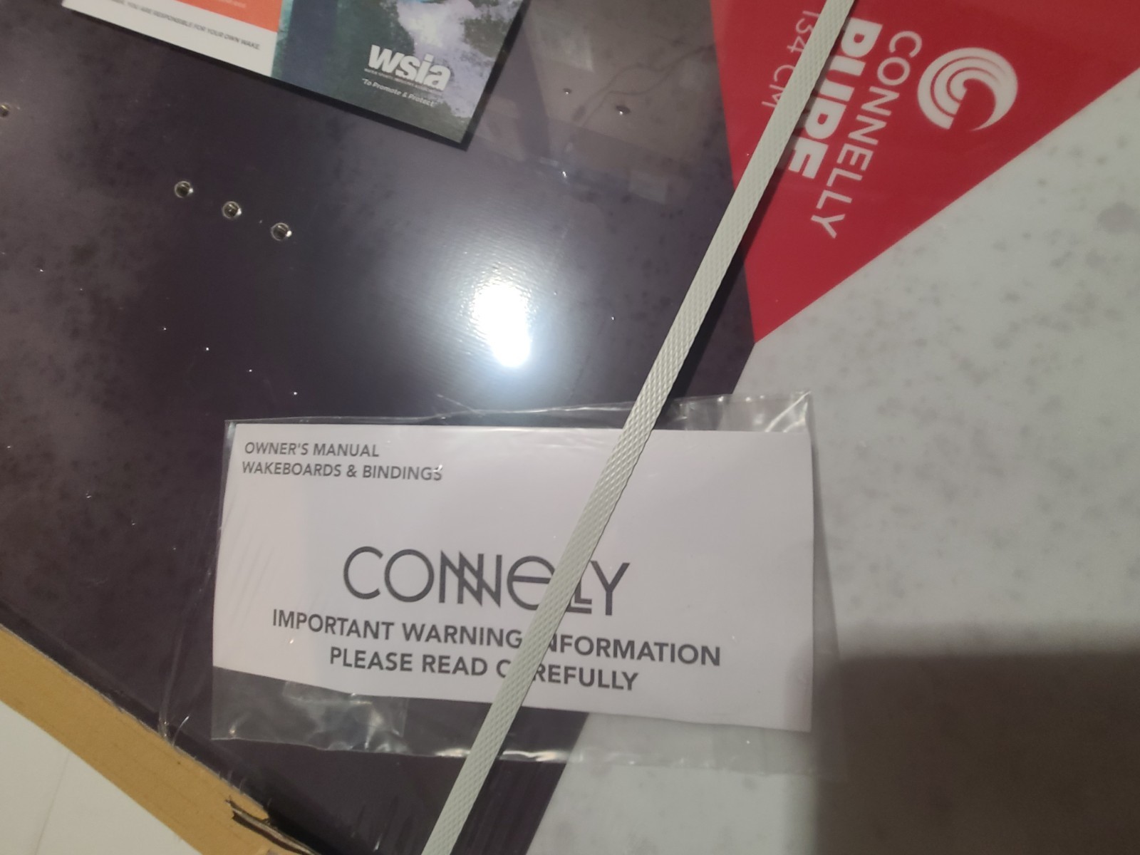 New Connelly Pure Wakeboard 2025 134cm White Red Black Board Only /Original Box