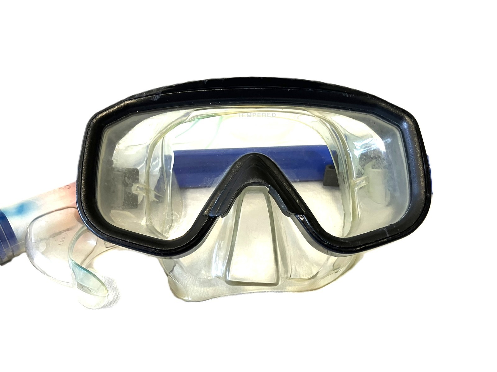 Deep See Snorkel Mask & Snorkel Set Black/Clear Tempered Glass – Good Condition