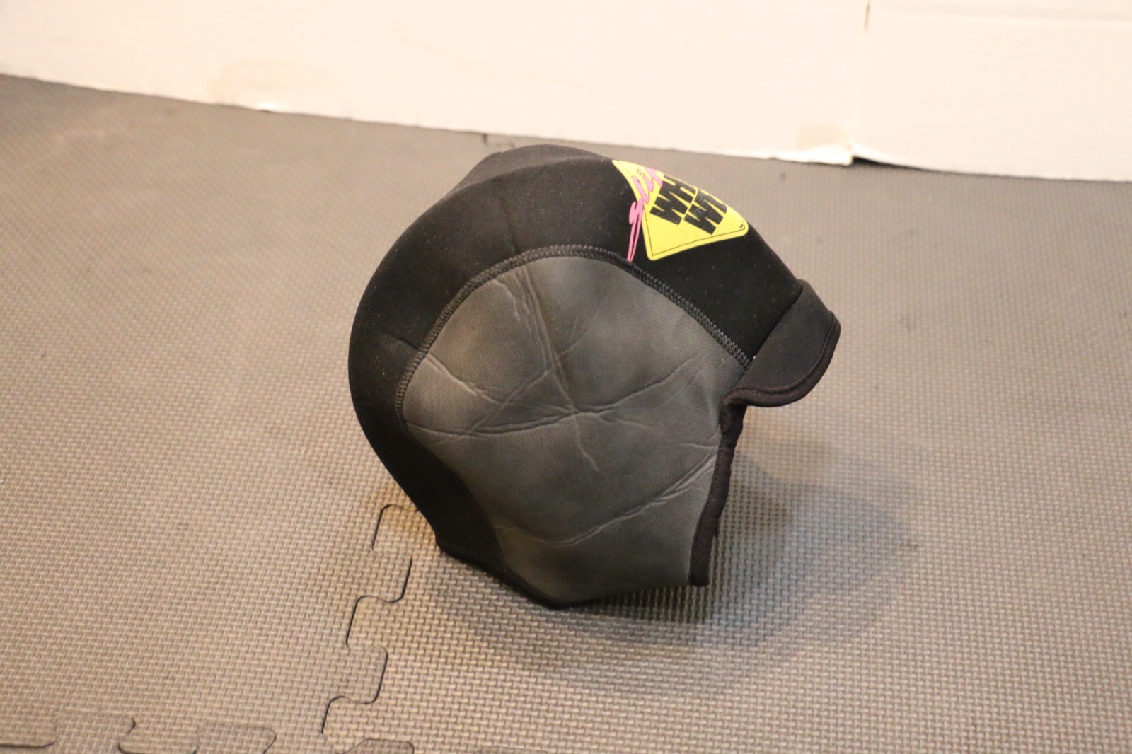 Slippery When Wet neoprene waterski, diving cap black M