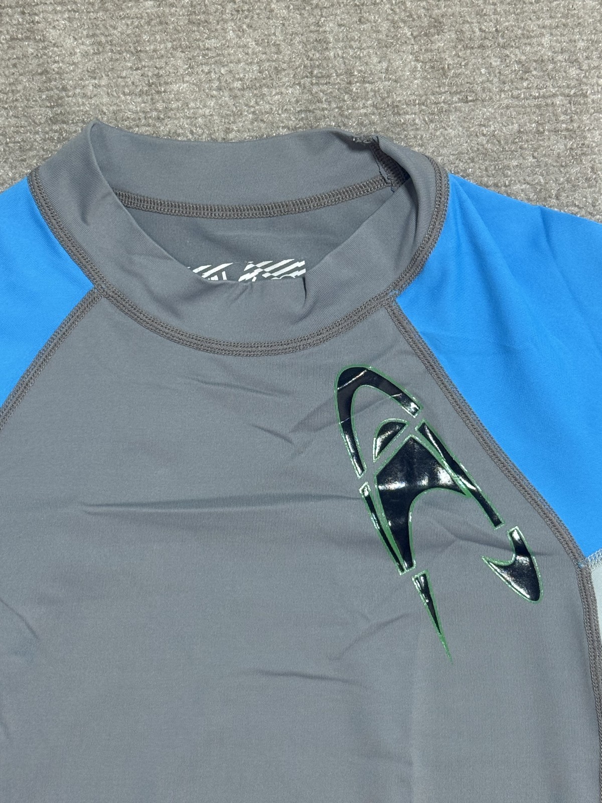 O’Neill Jordy Freak Shirt Medium Blue Gray Rash Guard Surf Swim Mens Nylon Tee