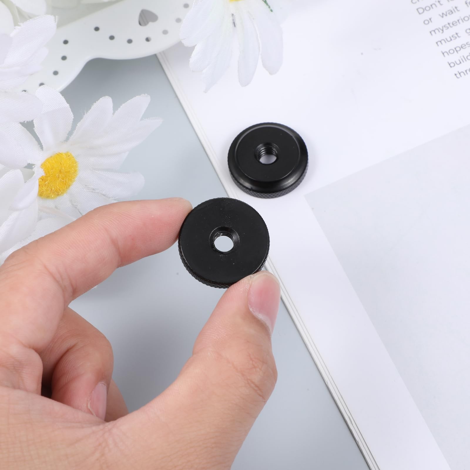 Xelsluthe 2 Pack Thumb Nuts, 1/4-20 Knob 25mm Female Wheel Lock Black