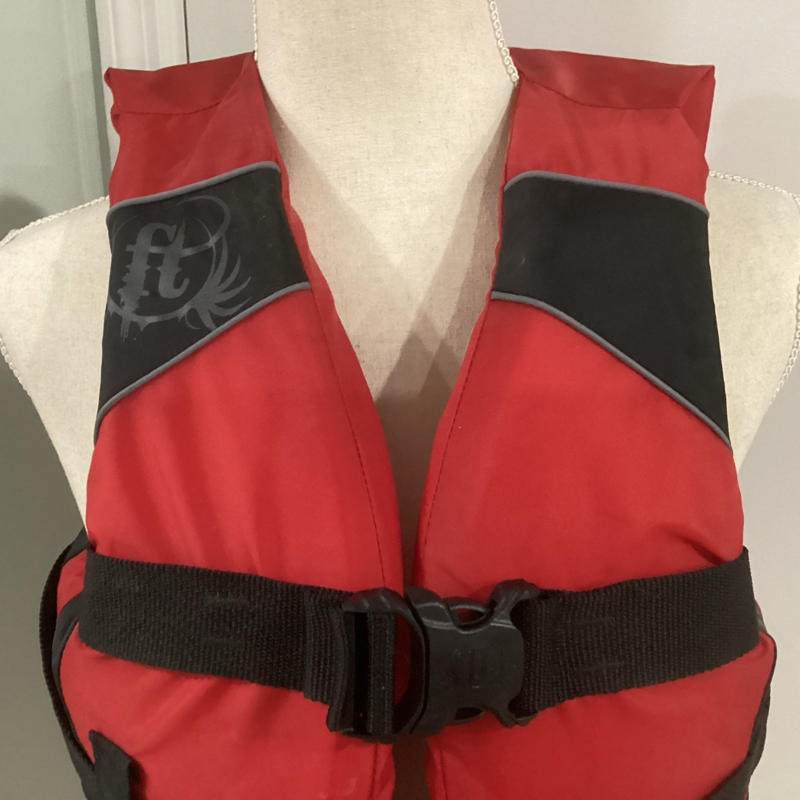 Full Throttle Life Jacket Red Adult’s S/M, Chest 32-40, over 90 lbs. New