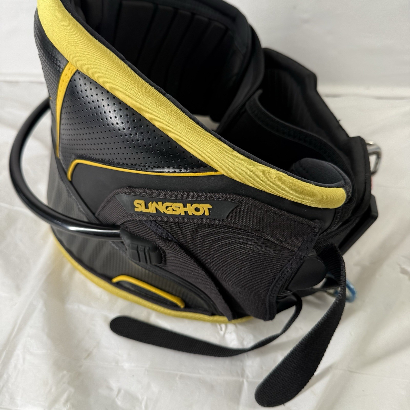 E1 Slingshot Kiteboarding Waist Harness Small – Excellent Condition.