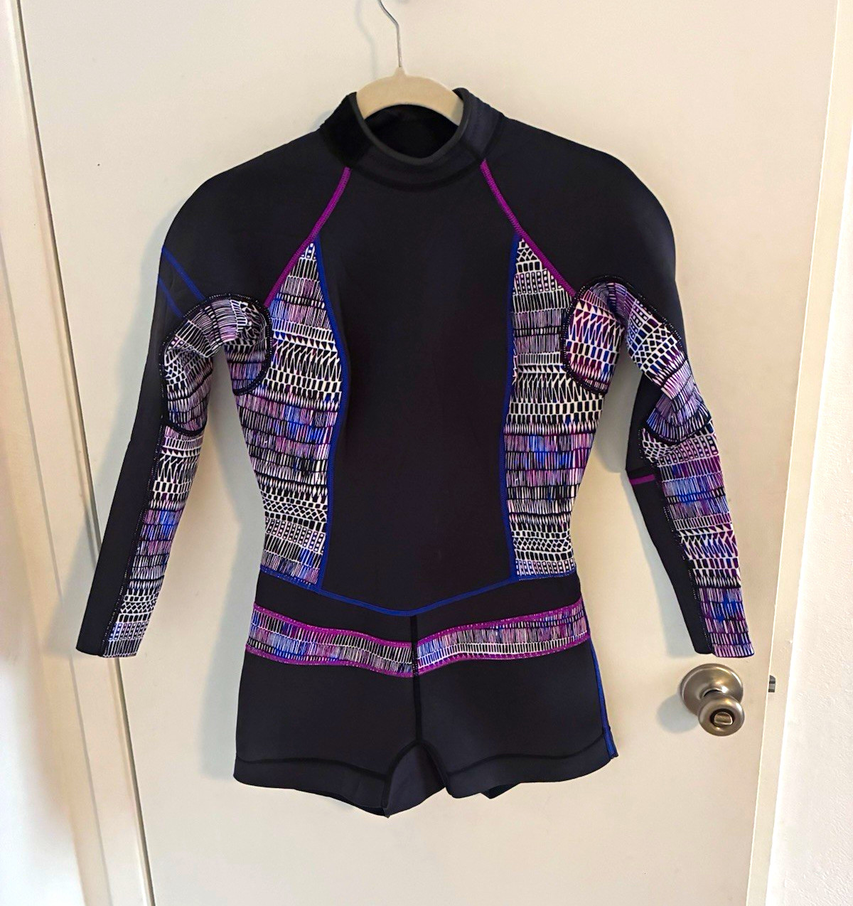 prAna Women’s Wetsuit Jacket Full Zip Long Sleeve Black/Purple Pattern M