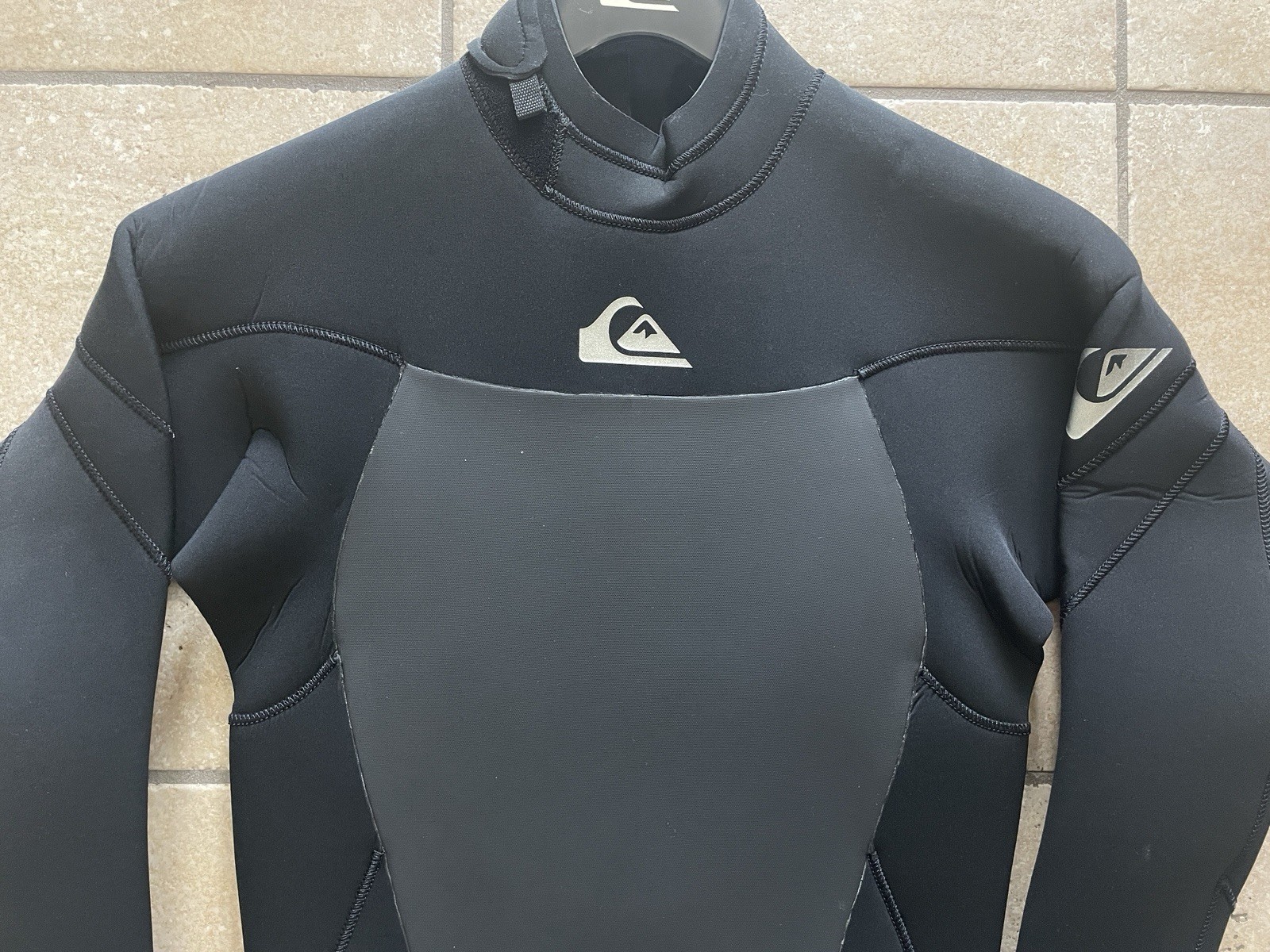 Quiksilver Wetsuit Men’s 5/4/3 Synchro-Back Zip-103088-Black/Silver-Medium–NWT