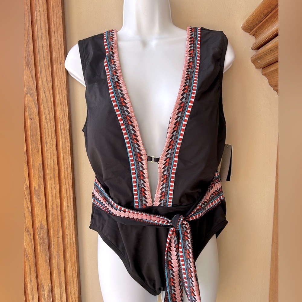 Kenneth Cole 1 Piece Swimsuit – XL – New