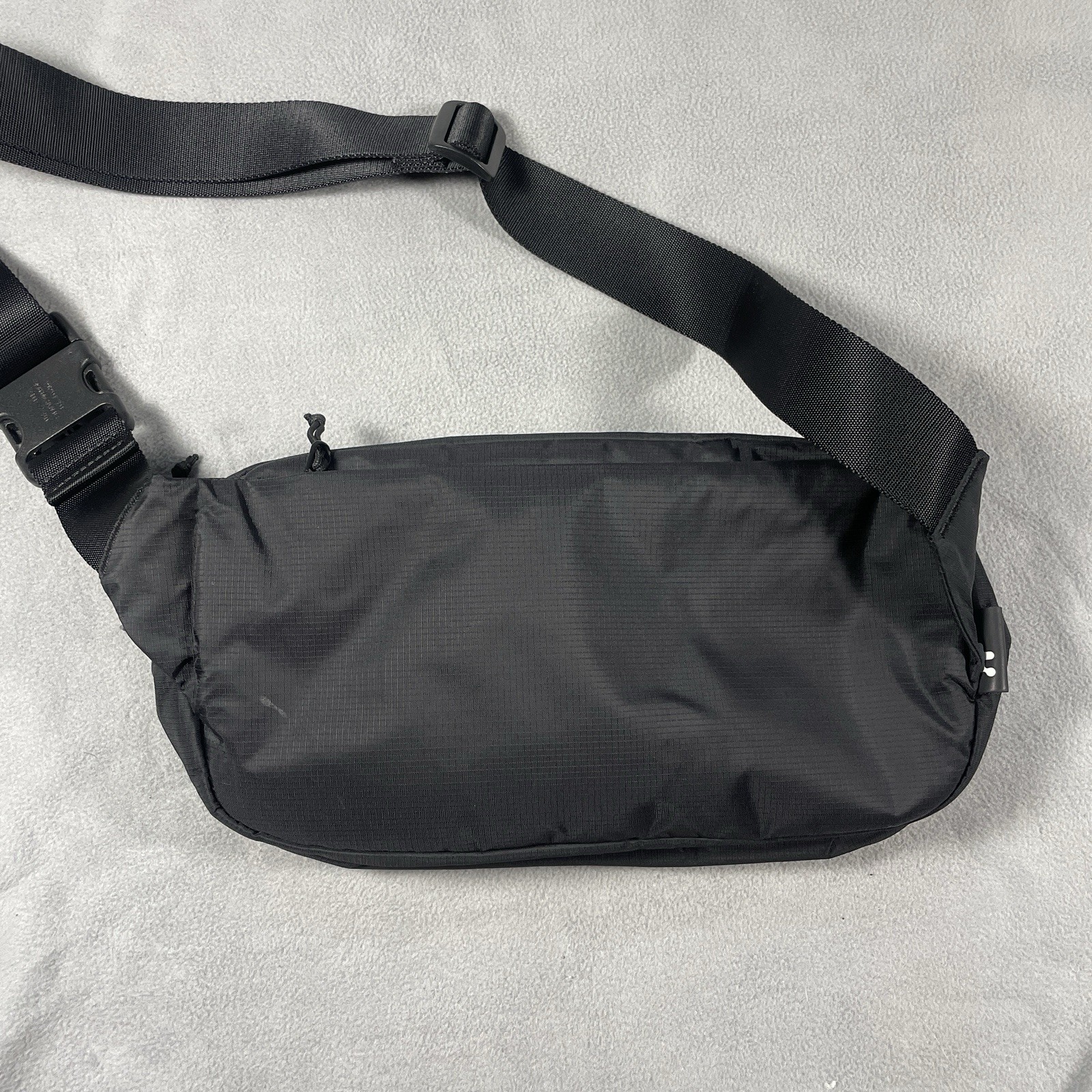 Tomtoc 3.5L Sling Bag Crossbody Black RFID Fanny Pack Adjustable Travel T33