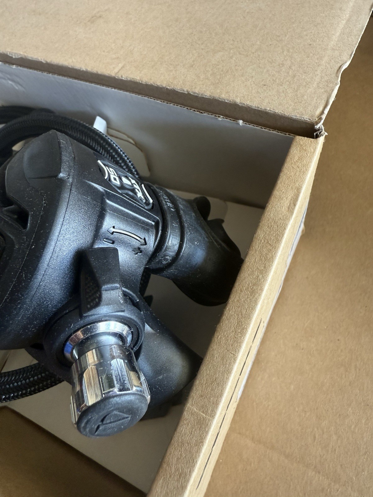 Apeks XTX50 Regulator DST Yoke A-Clamp Braided Hose Complete w/ Box – Brand New