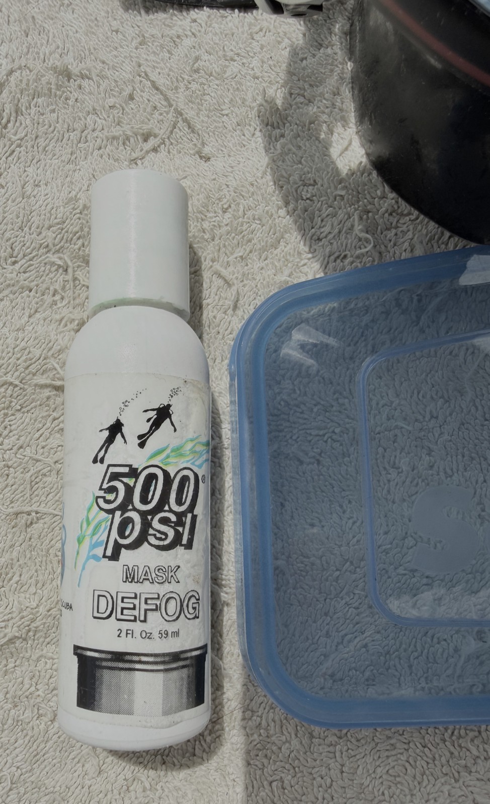 SEA C SUB DIVER’S MASK WITH BOTTLE OF LEN’S DEFOG – AS PICTURED