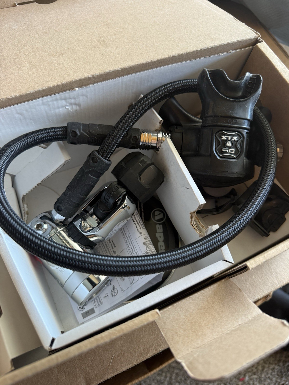 Apeks XTX50 Regulator DST Yoke A-Clamp Braided Hose Complete w/ Box – Brand New