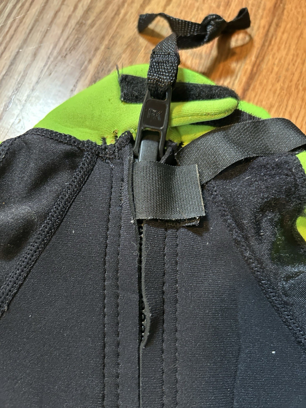 Deep See Youth Shorty Wetsuit Black / Neon Green Size XS
