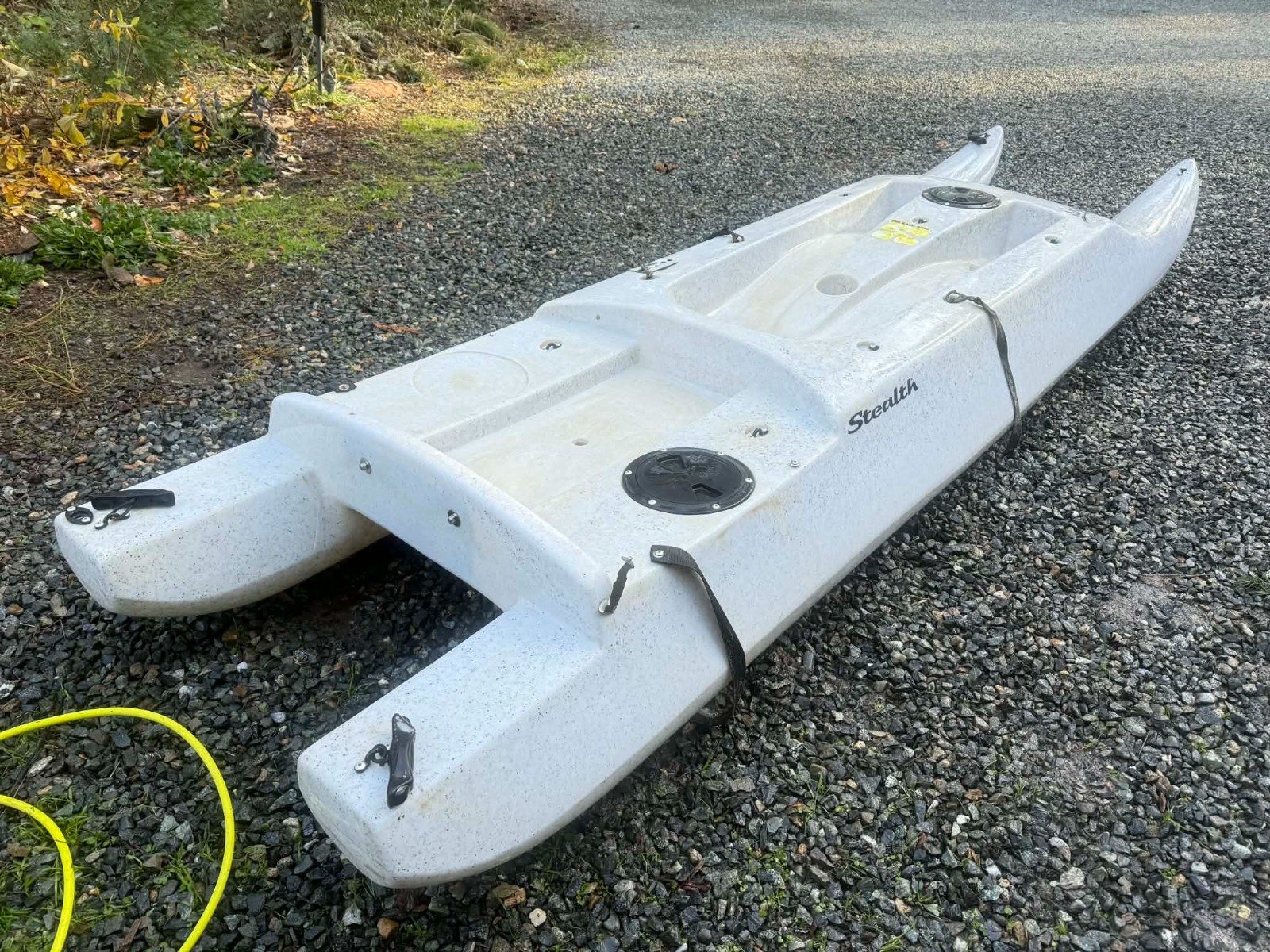 Stealth Kiwi Kayak Fishing Angler Kayak 11ft Pontoon Catamaran Hull