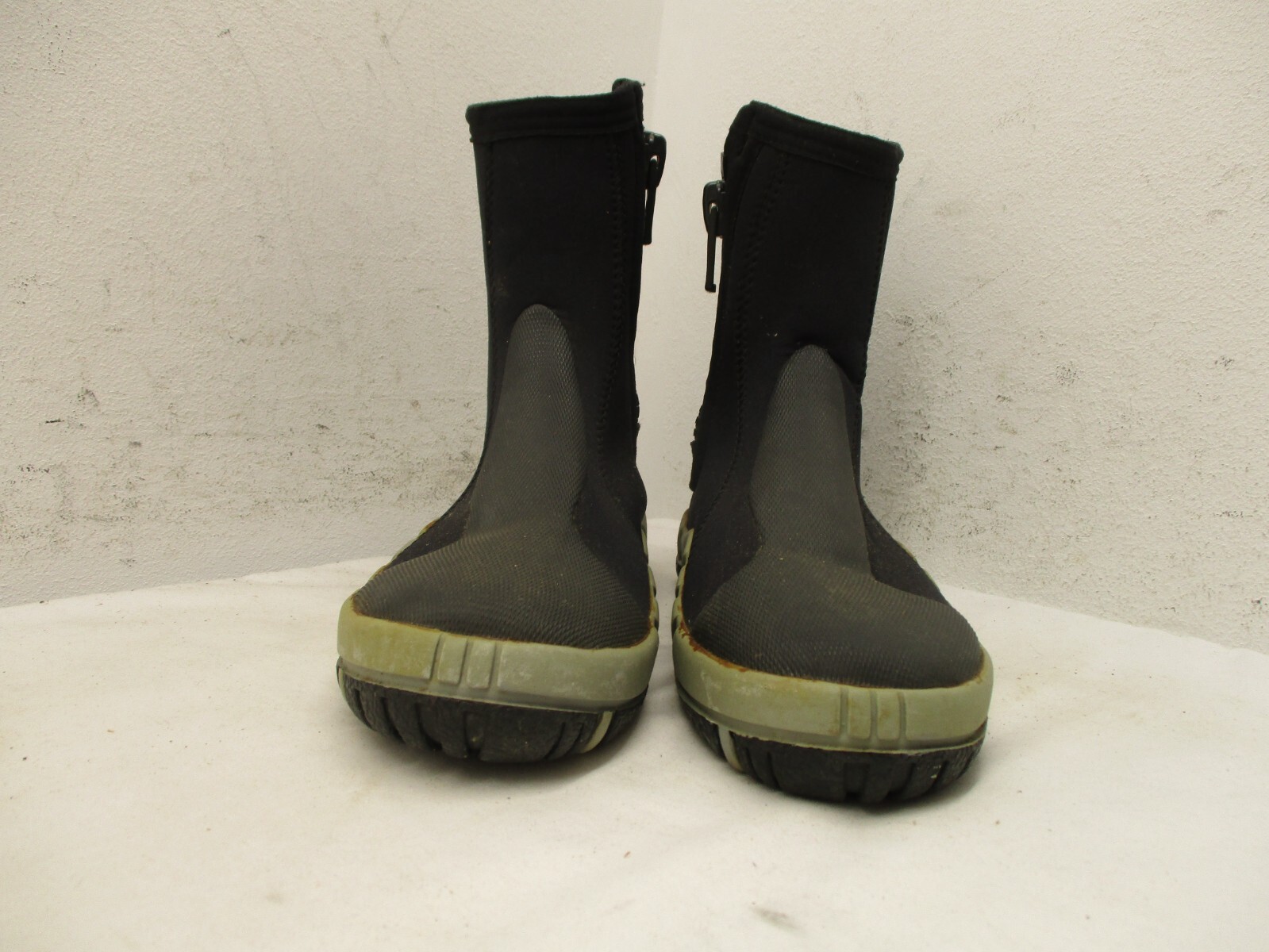 Deep See Black Neoprene Zip Dive Surf Boots Womens Size 7 Style PO3017