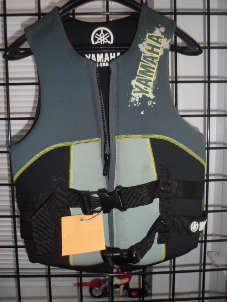NOS Yamaha Men’s X Small Neoprene 2-Buckle PFD Life Vest MAR-07VNE-GY-XS