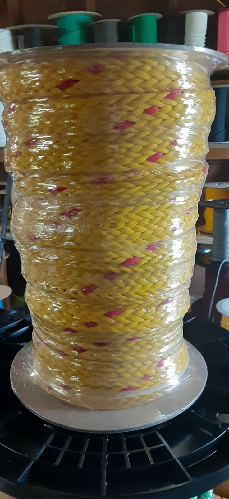 1 1/8 ” x 89 ft. Hollow/Flat Braid Polypropylene Rope. Yellow/Red