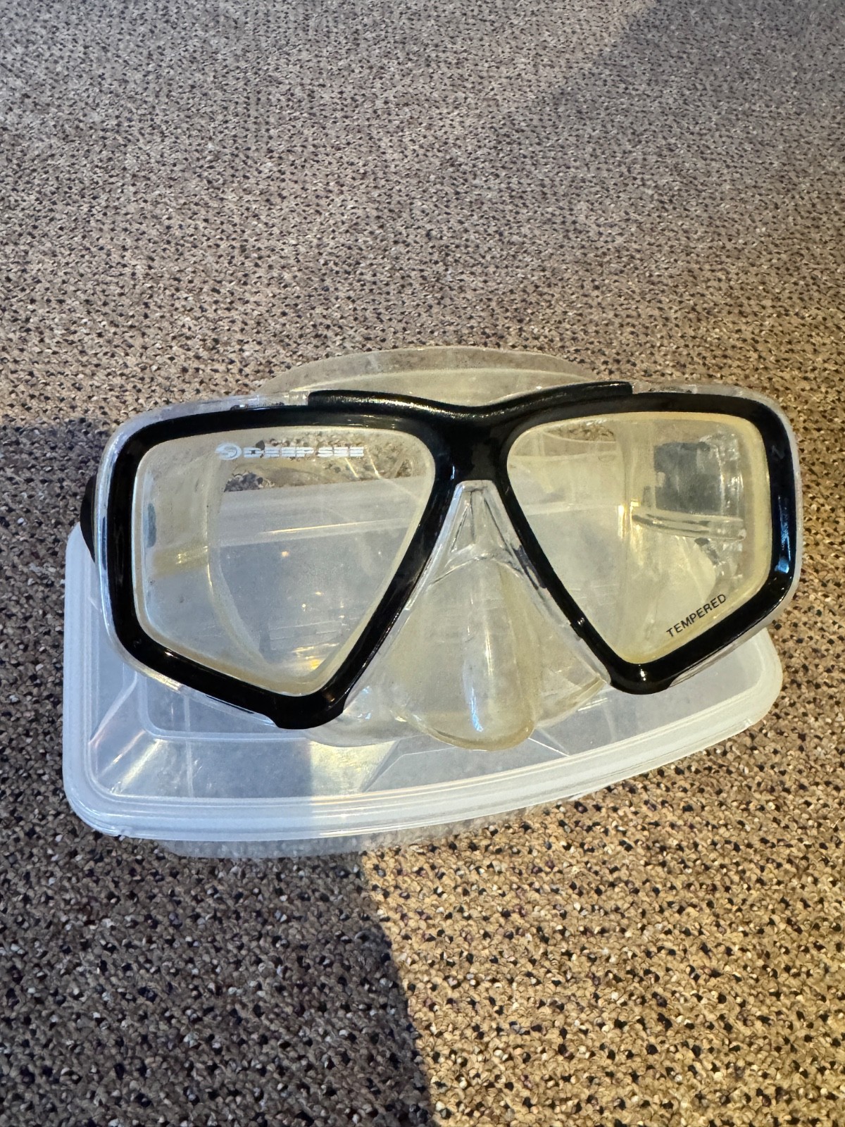 Deep See SCUBA dive mask – Black with case
