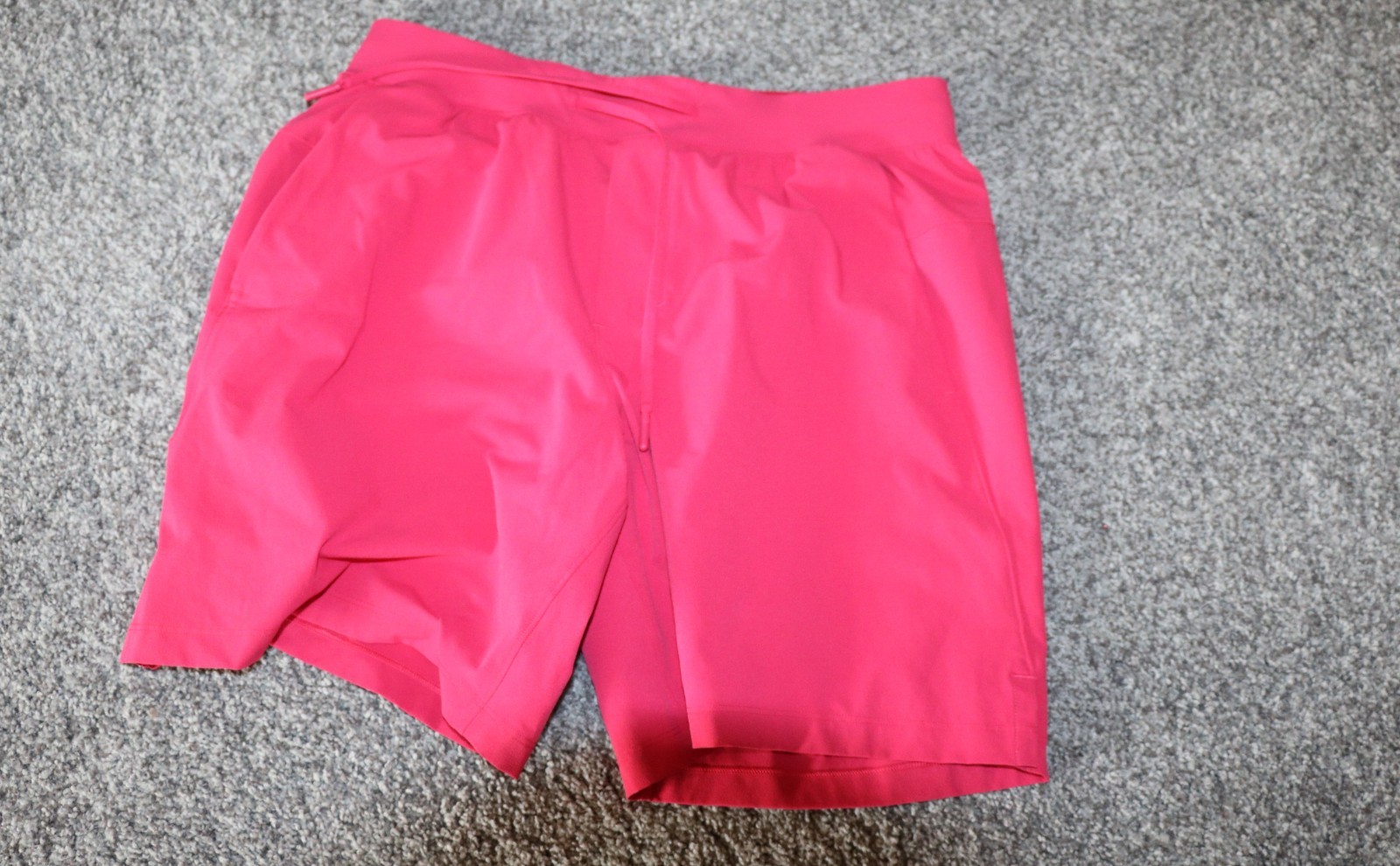 Lululemon Mens Red Swim shorts – M