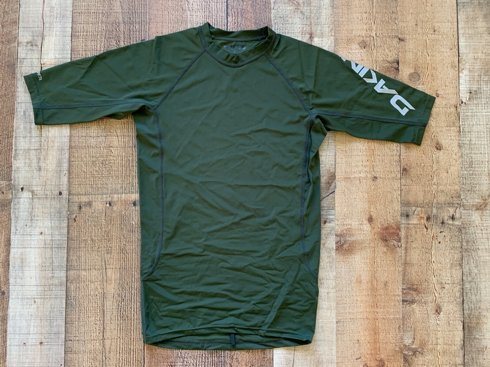 Dakine Men’s Rash Guard Size S Small Preowned Army Green