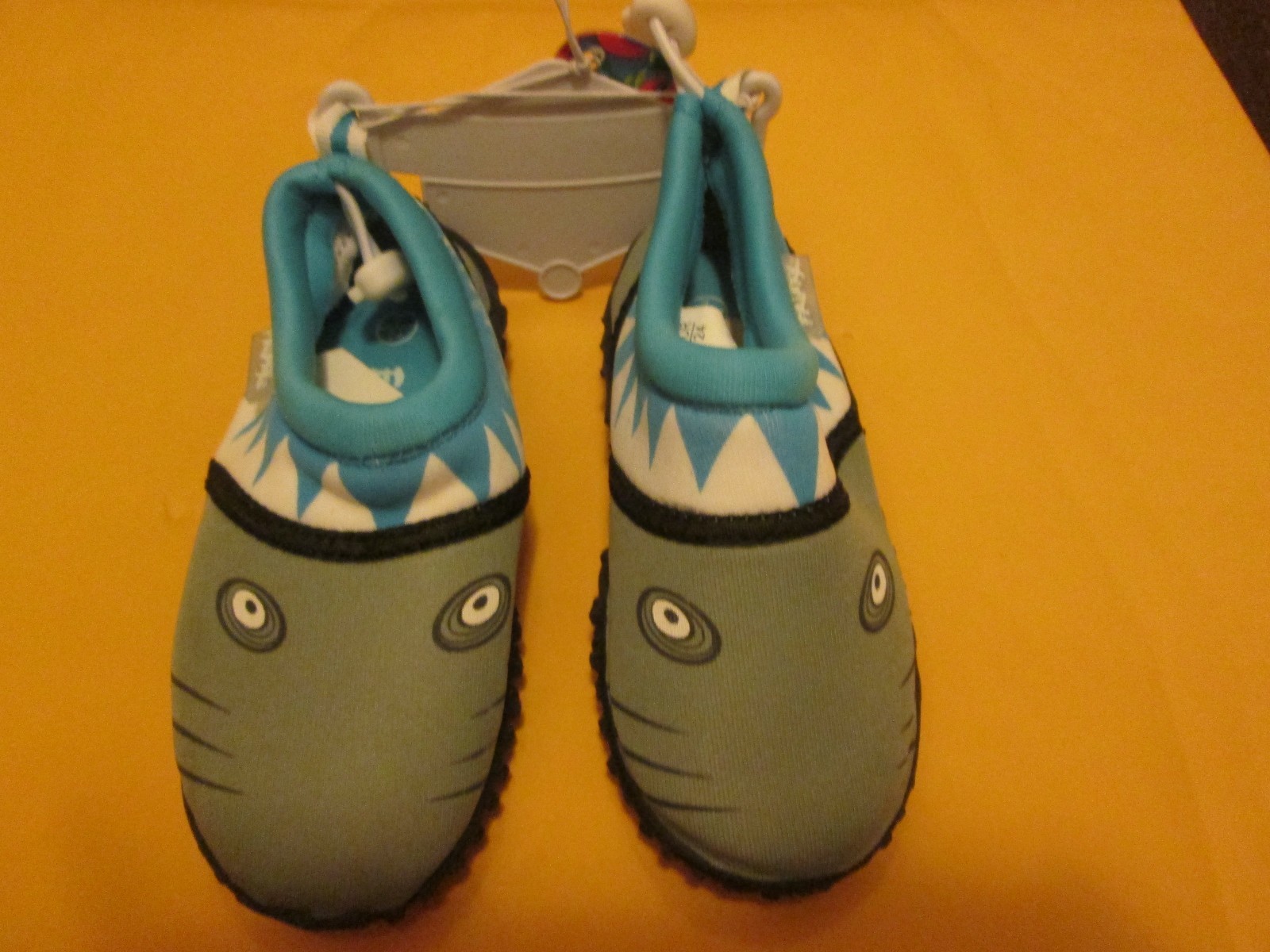 Frisky Kid’s Water Shoes Aqua Blue, Gray, Black, White Shark New No Box Size 8