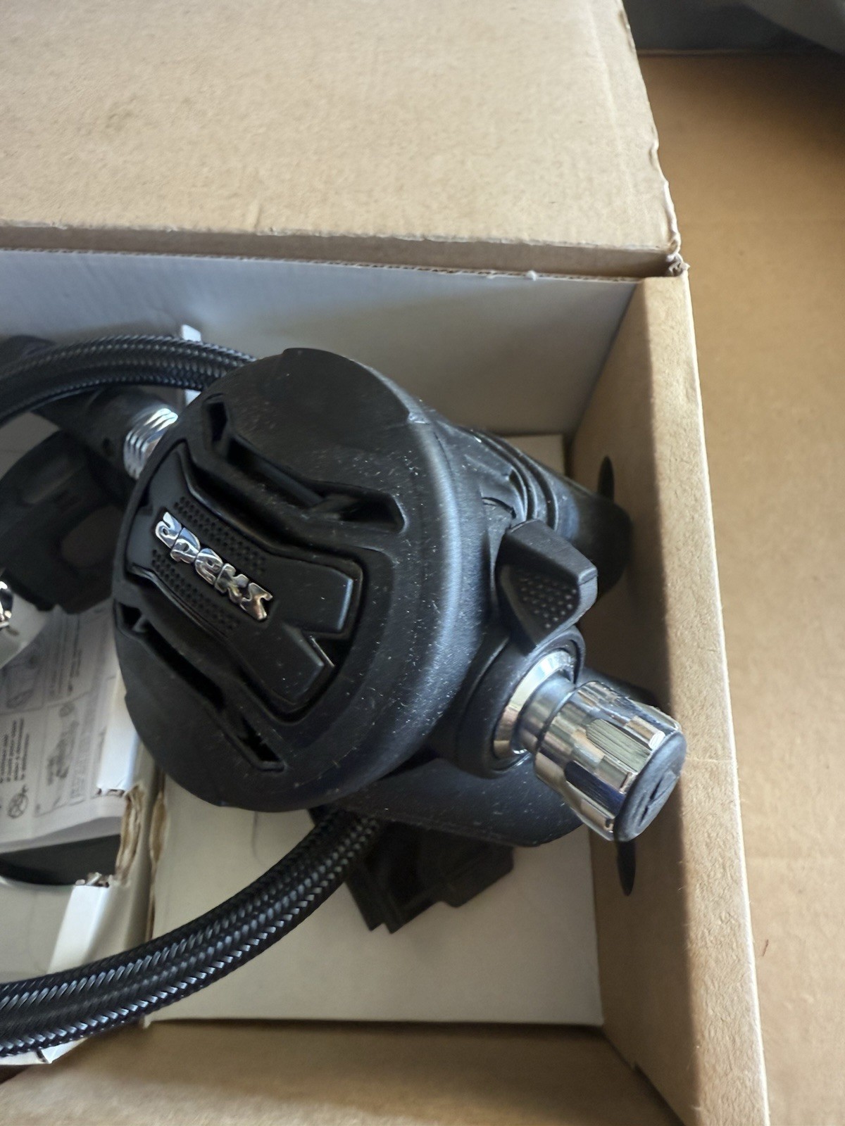 Apeks XTX50 Regulator DST Yoke A-Clamp Braided Hose Complete w/ Box – Brand New