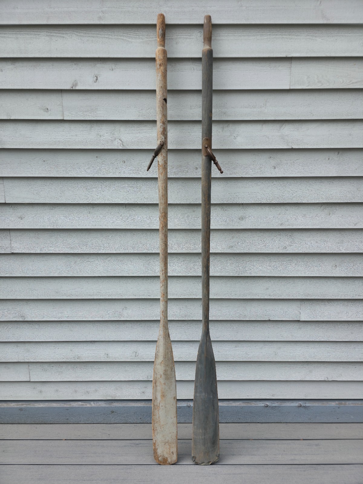 Great VINTAGE Old Wooden GRAY Boat Oars Paddles OARLOCKS ODD PAIR Measures 78″