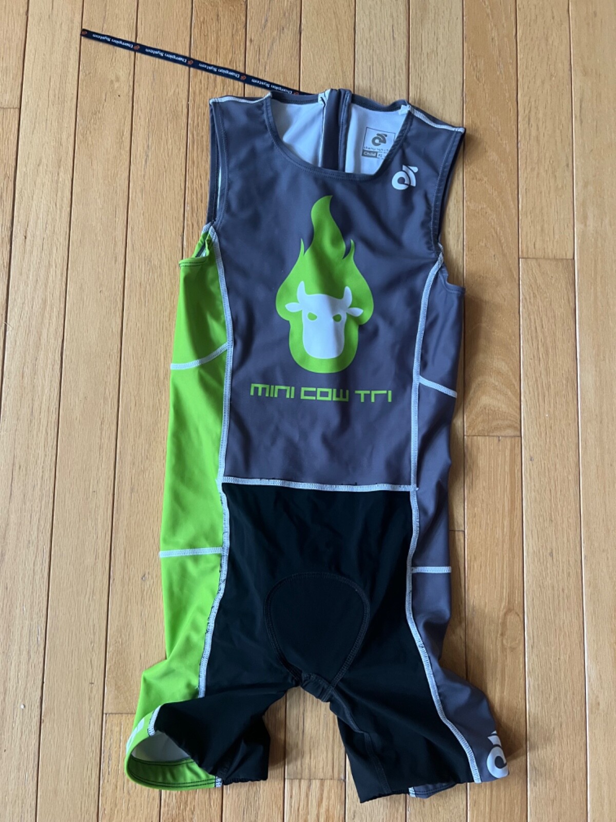 Triathlon wet suit child XL swim-bike-run gray/lime green, great condition