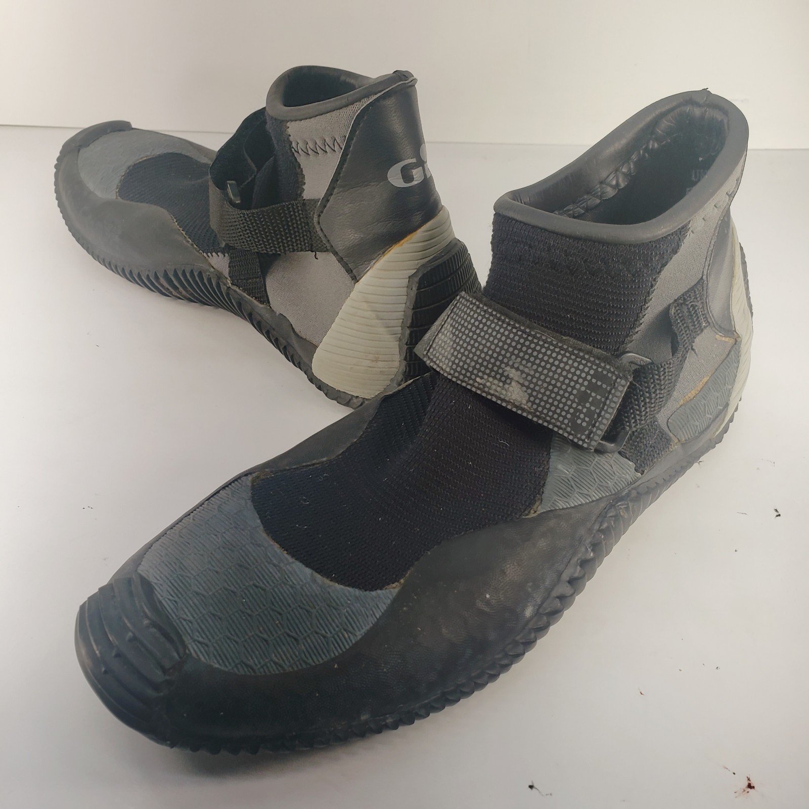 Gill Dinghy Sailing Wading Booties Black Gray Neoprene Shoes Men 7.5-8M HookLoop