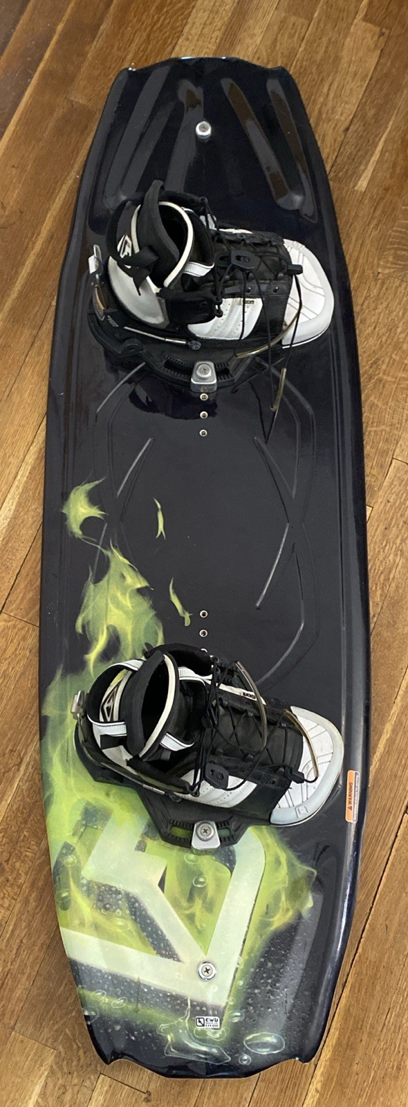 CWB Motion Series 134 CM Wakeboard Torq w/ Hinge Boots