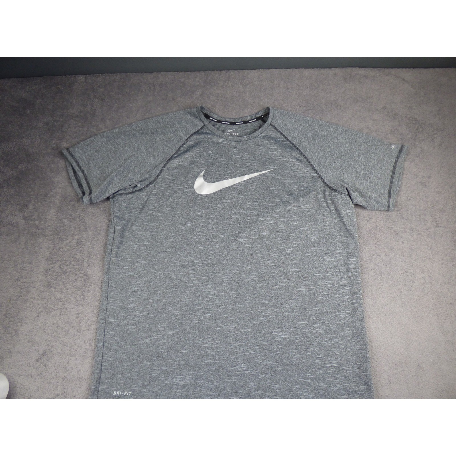 Nike Swim Dri-FIT Mens XXL Gray Rash Guard UPF 40 Short Sleeve Swim Shirt Shirt