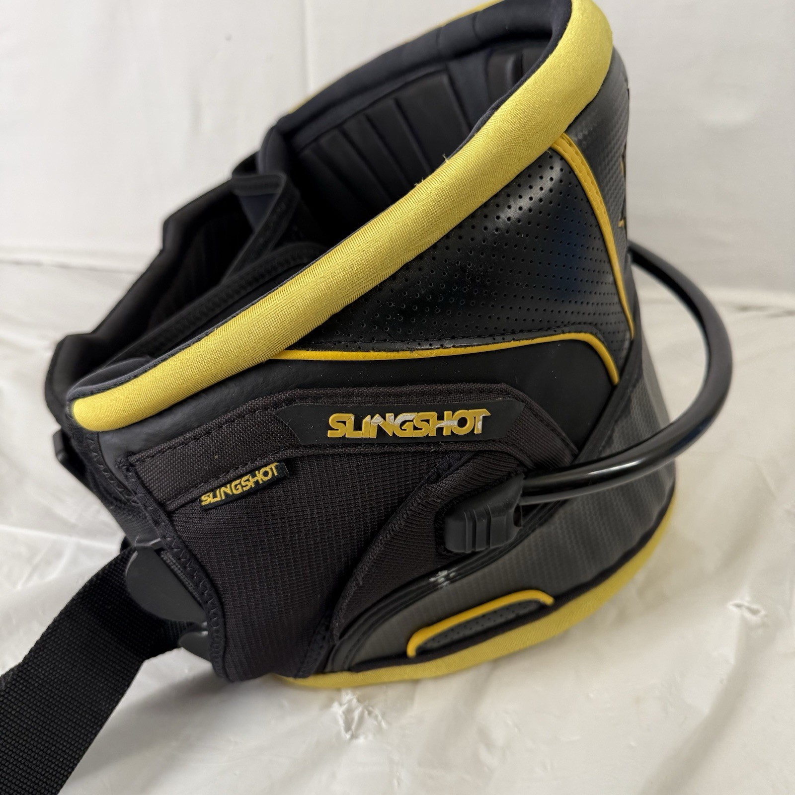 E1 Slingshot Kiteboarding Waist Harness Small – Excellent Condition.