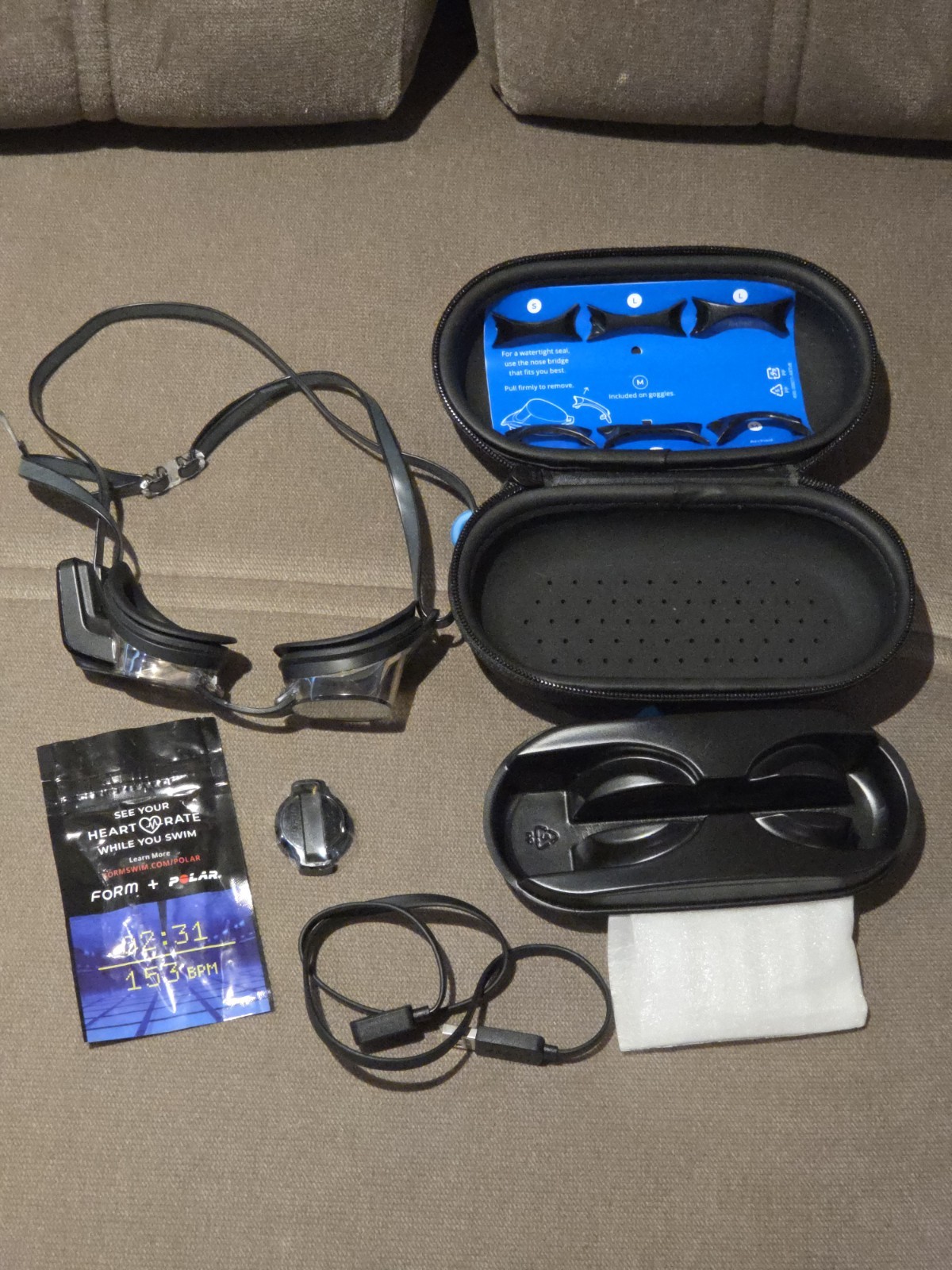 FORM Smart 1 Display Swim Goggles Case Nose Clips Charger Working