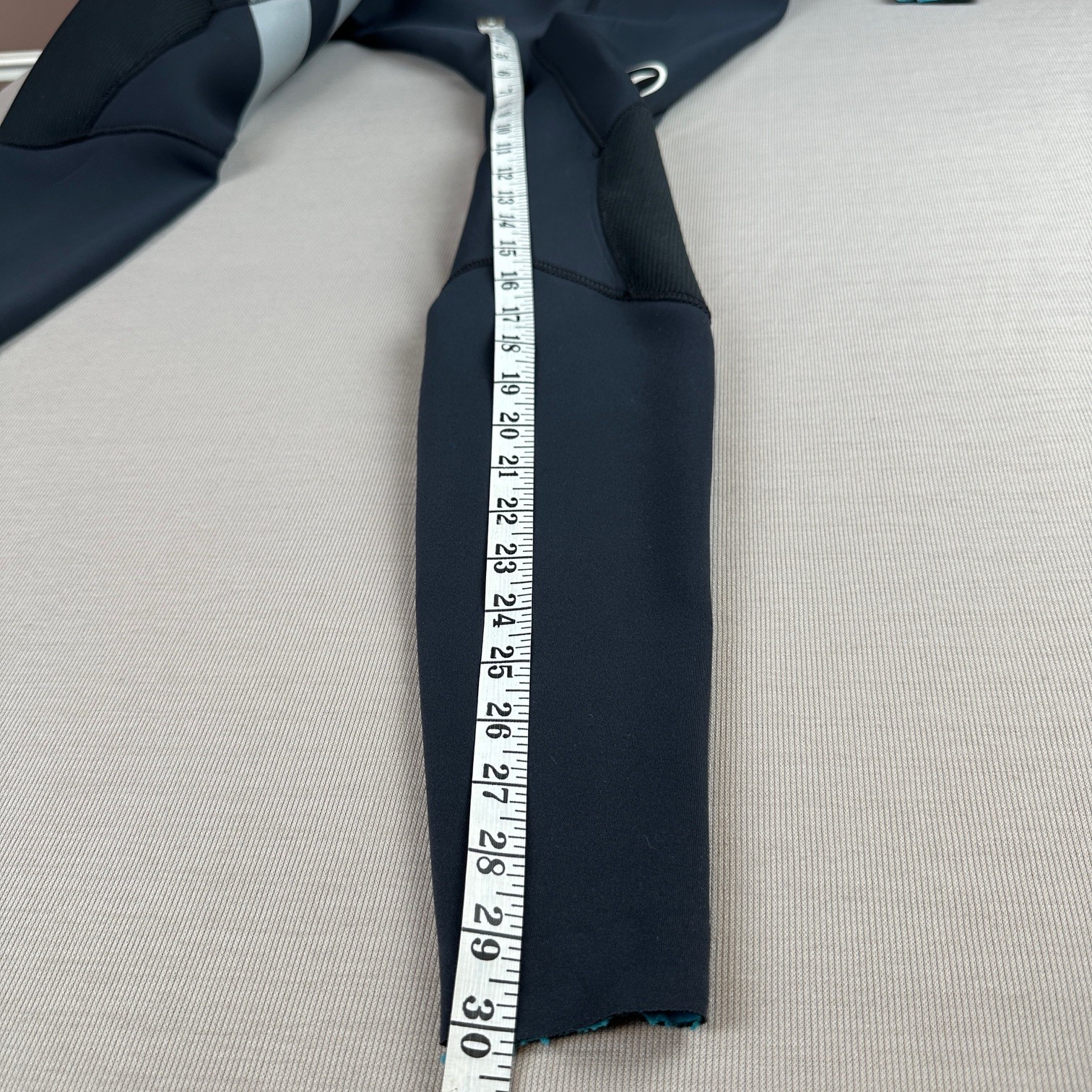 Hurley Fusion 302 Full Wetsuit Men’s MT Black Gray Chest Zip – Neck Damage
