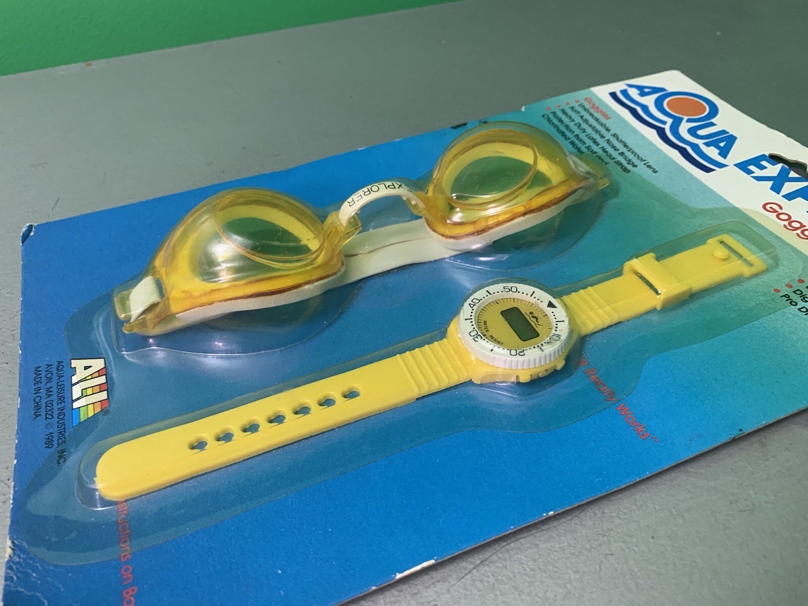 Aqua Explorer Swimming Goggles & Water Resistant Watch Vintage 1980’s NEW Yellow