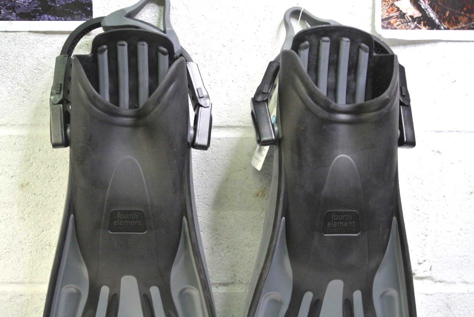 Fourth Element Rec Scuba Diving Fins Regular Size US 8-10 Black Gray
