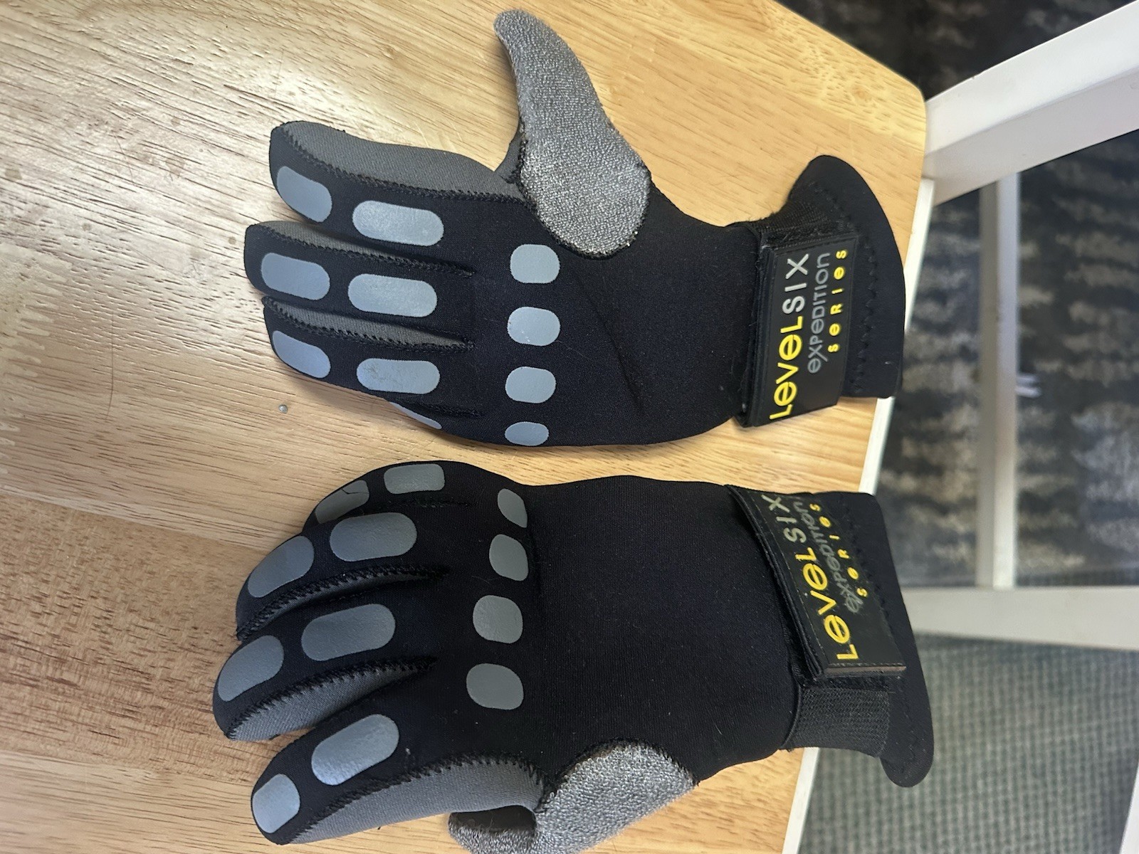 Level Six Expedition Series Water Sport Gloves X-Small Neoprene Kayaking Canoe