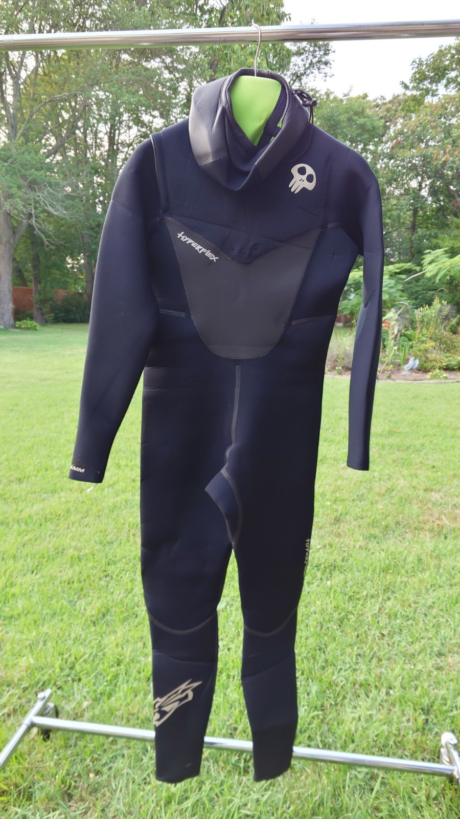 NEW HYPERFLEX VOODOO 4M HOODED BACK ZIP- SIZE L – MENS FULL WETSUIT