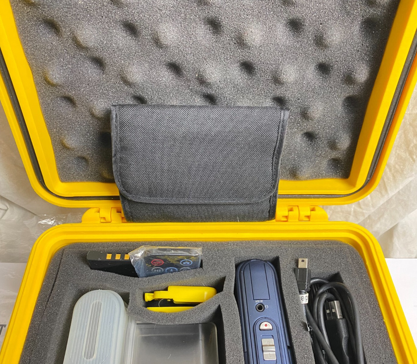 **NICE**Bonica Snapper HD Digital Video (HDDV) w/Accessories & Hard Case K233