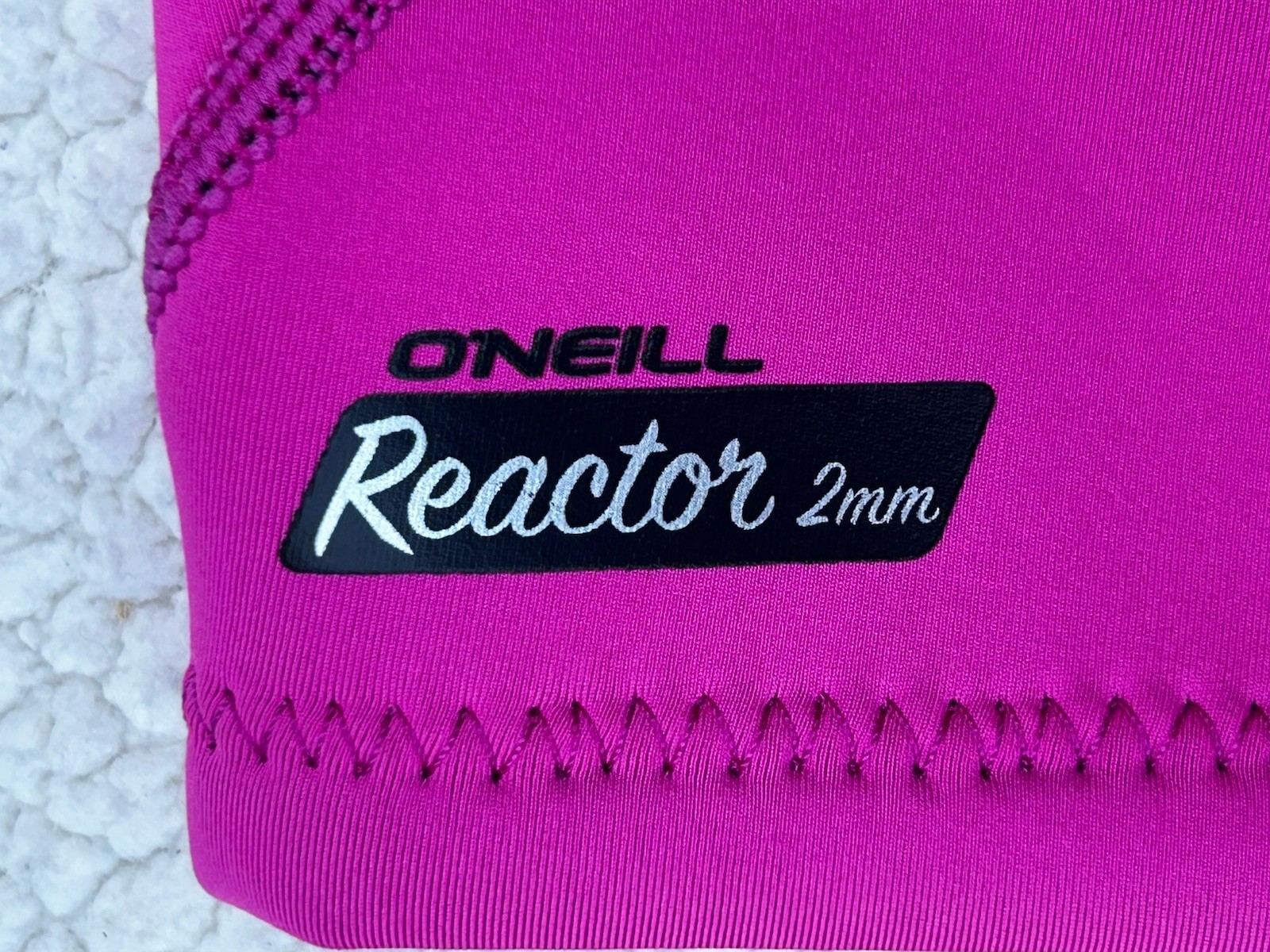 NEW ONeill Womens Reactor 2mm Shorty Wetsuit Size 6 Black Pink Surf Swim Diving