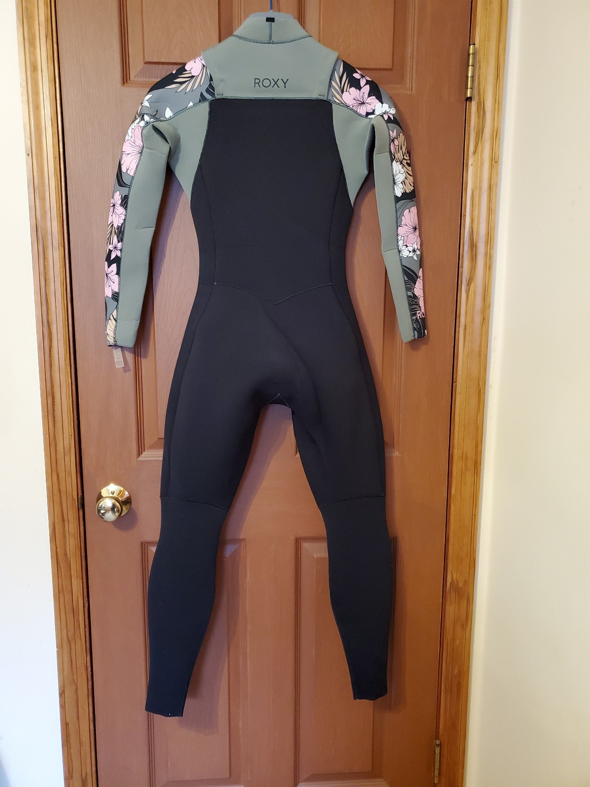 Roxy 3/2mm Elite Chest Zip Womens Wetsuit Size 8 Black Floral $400 New With Tags