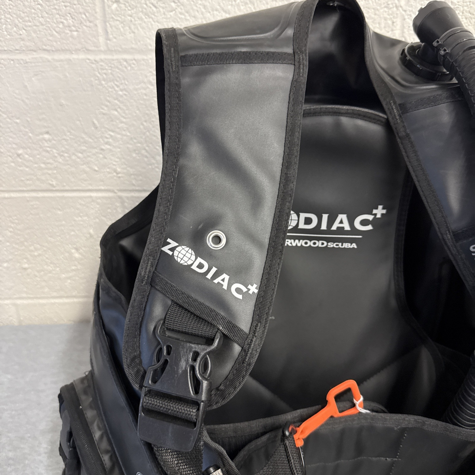 Sherwood Zodiac+ Water Resistant Scuba Diving Medium