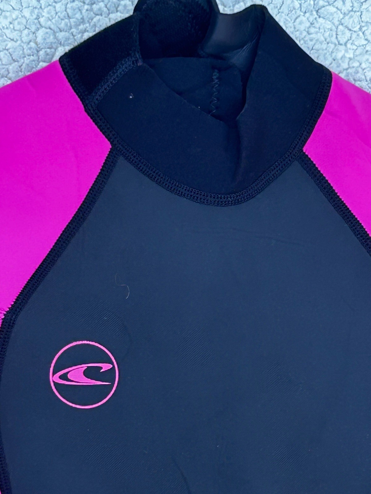 NEW ONeill Womens Reactor 2mm Shorty Wetsuit Size 6 Black Pink Surf Swim Diving